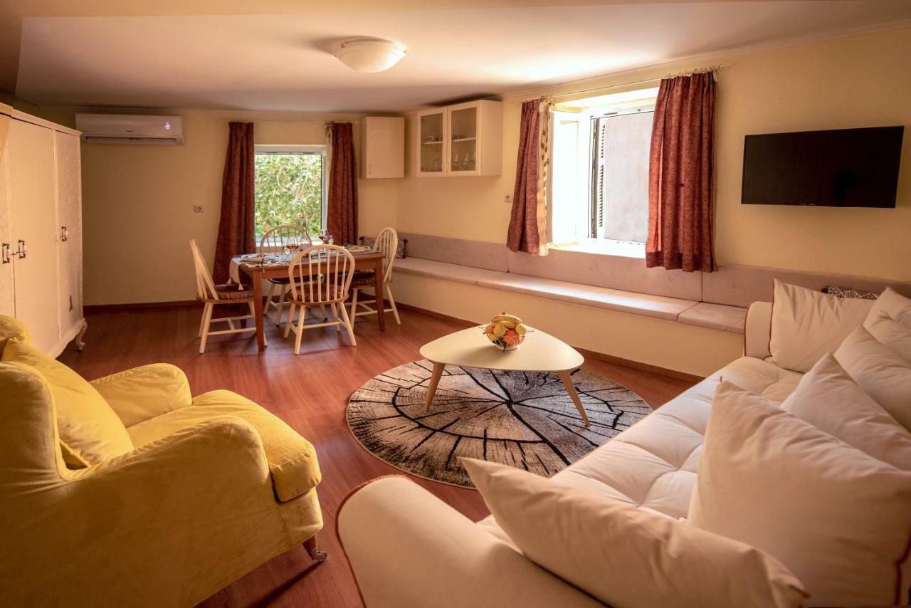 Venetian Well Cozy Apartment Corfu Old Town Dış mekan fotoğraf